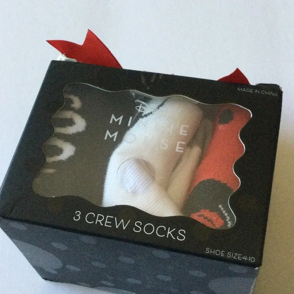 DISNEY MINNIE MOUSE WOMENS 3 PAIR PACK CREW SOCKS RED WHITE BLACK OS NWT